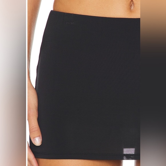 Lovers + Friends Revolve Layla Black Mini Skort Size Medium NWT - Picture 9 of 11